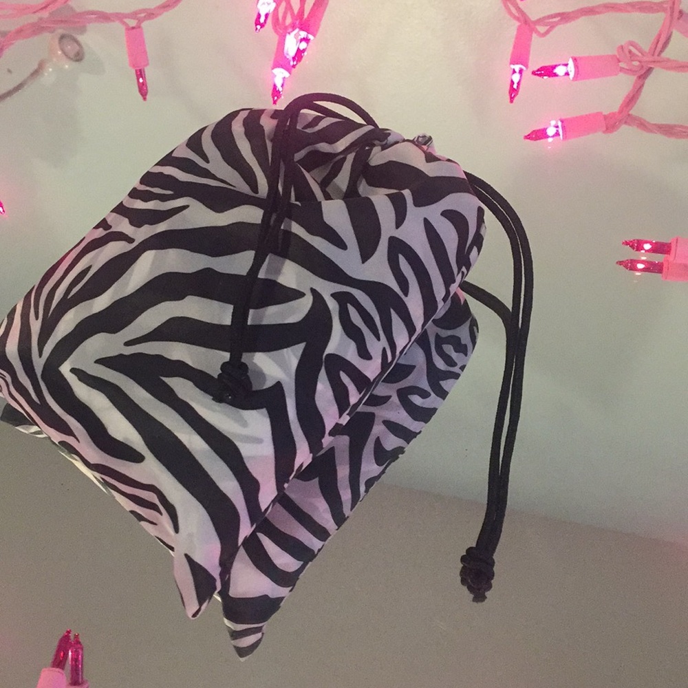 Cosmetic bag